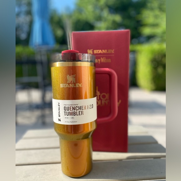 Limited ed LAINEY. WILSON COUNTRY GOLD 40 oz tumbler NWT. Only stored - Picture 9 of 14